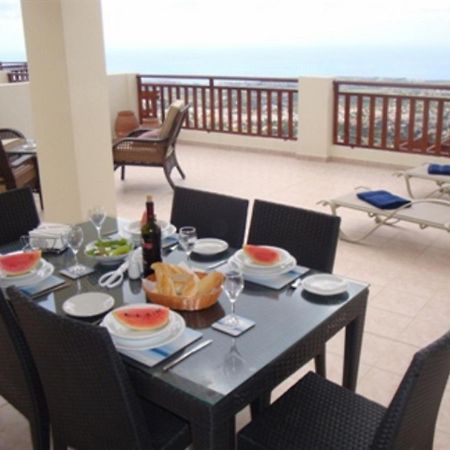 First Floor 2 Bedroom Apartment, Large Balcony, Amazing Sea Views, Communal Pool Peyia Ngoại thất bức ảnh